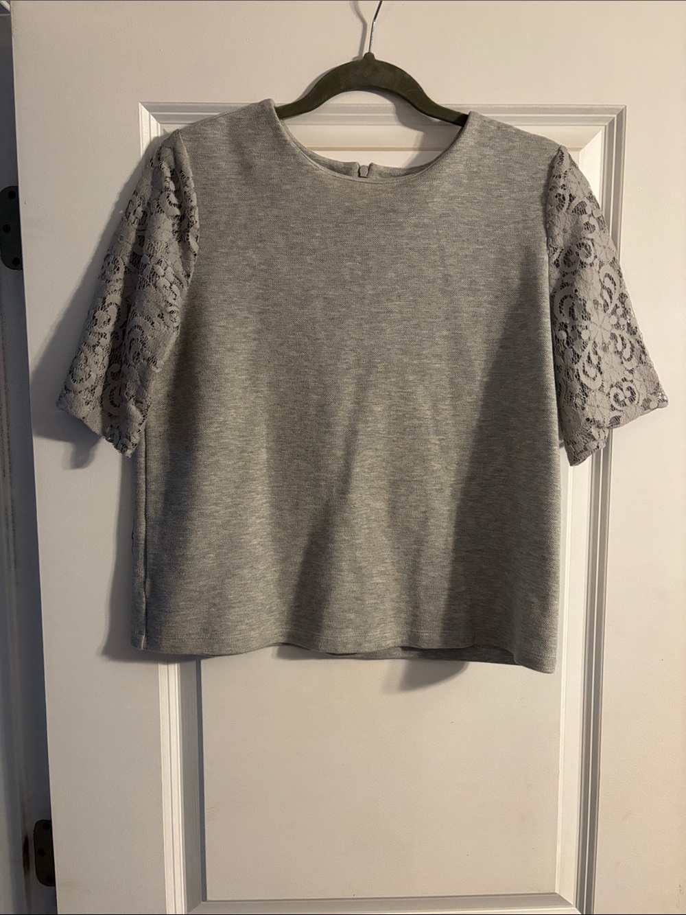 LOFT Heather Gray Short Sleeve Top with Lace Sleeves